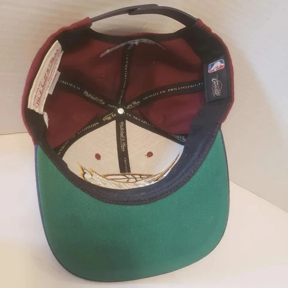 Mitchel & Ness NBA  Cleveland Cavaliers Two-Tone Mens Snapback Hat. - Picture 5 of 8